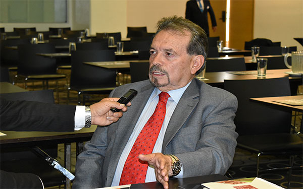Consultor Carlos Julio Pineda