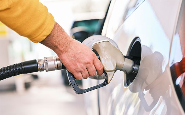 Eliminar impuestos a los combustibles buena iniciativa de Wadith Manzur