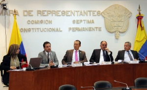 Aprueban en primer debate prima de servicios para trabajadores dom&eacute;sticos