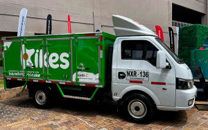 Huevos Kikes inicia reparto en camiones operados a gas natural