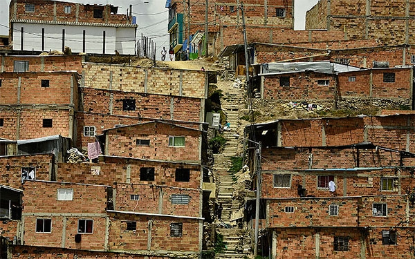 Tributaria, favor a los ricos con factura a pobres y clase media: Sarmiento
