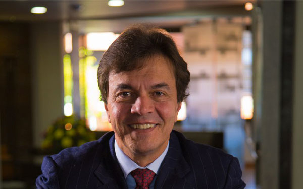 En materia de caf&eacute; lo que le pase a Brasil le pasar&aacute; al mundo: V&eacute;lez Vallejo