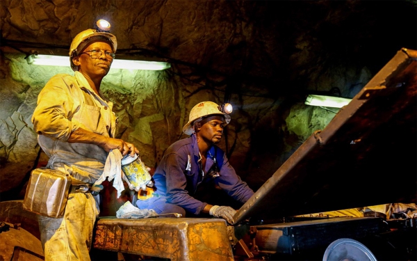 Gobierno enciende la ilusi&oacute;n minera en Colombia: Vuelve la fe del carbonero
