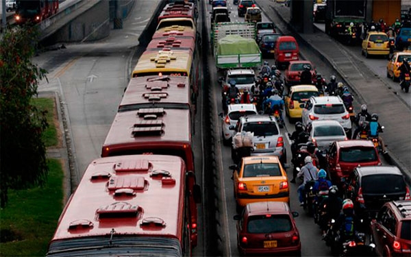 En Bogot&aacute; De la escasa movilidad a la inmovilidad total