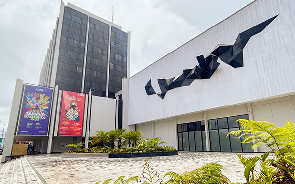 Colsubsidio: Instalan ic&oacute;nica obra del maestro Carlos Rojas en sede principal