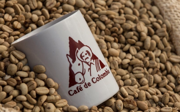 Caficultores a aumentar producci&oacute;n y a construir v&iacute;as terciarias