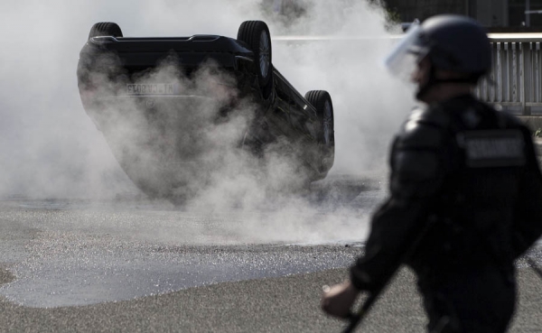 Los taxistas colapsan varias ciudades francesas en protesta contra UberPOP
