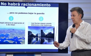 Presidente Santos confirma que no habr&aacute; racionamiento