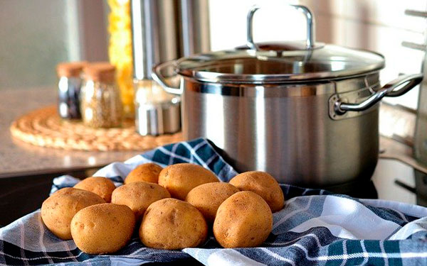 En mayo precio de la papa cae 40 %, adem&aacute;s bajan otros alimentos