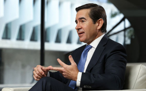 El presidente de BBVA ratific&oacute; su compromiso con la sostenibilidad e innovaci&oacute;n