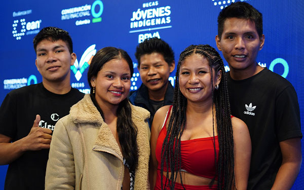 BBVA, y Ean entregan becas para comunidades ind&iacute;genas colombianas