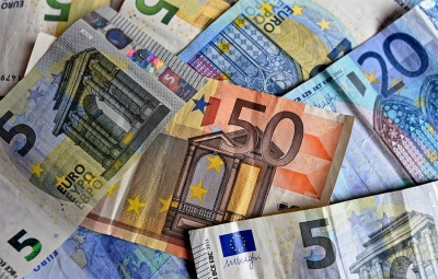 Comisi&oacute;n Europea insta a potenciar el papel internacional del euro