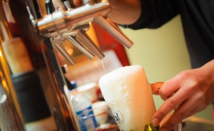 AB InBev estudia vender parte del negocio europeo de SABMiller para su fusi&oacute;n