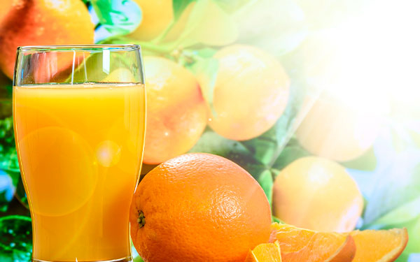 El precio del zumo de naranja en el mundo se reduce un 6% hasta m&iacute;nimo de 2023