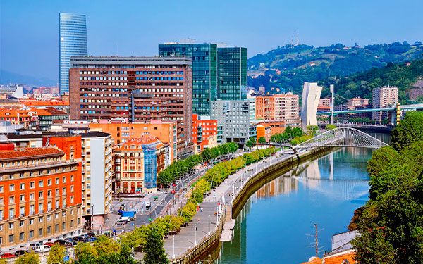 Eva, una colombiana cargada de sue&ntilde;os que conquist&oacute; la espl&eacute;ndida Bilbao