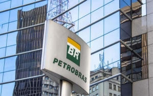 Bolsonaro habla de privatizar "parte" de la petrolera Petrobras