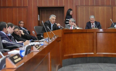 Mintrabajo en control pol&iacute;tico por crisis petrolera y reforma y gasto en la justicia
