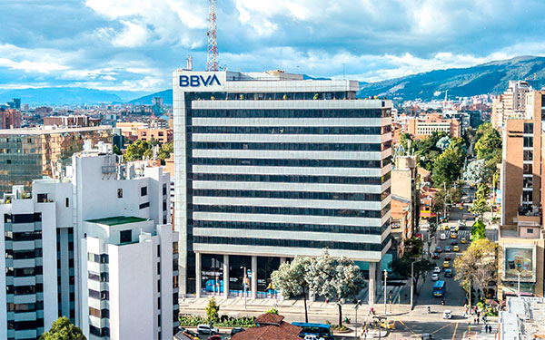 En primer semestre, cr&eacute;ditos empresariales crecen 20%: BBVA