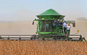 Brasil gana mercado agr&iacute;cola chino ante rev&eacute;s de Estados Unidos en Asia