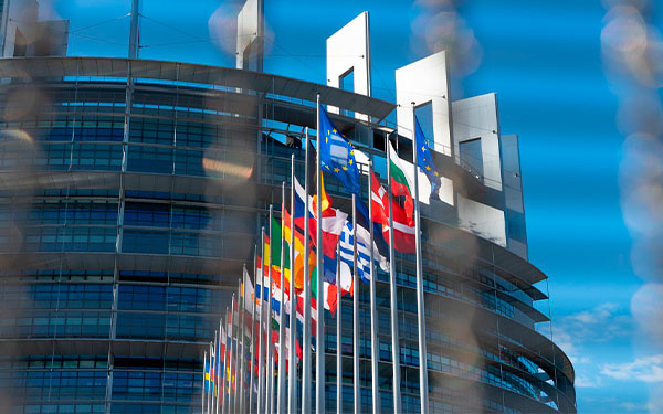 UE tirar&iacute;a piedras contra su propio tejado al restringir el GNL ruso
