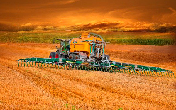 Con expectativa gremios agr&iacute;colas reciben Ley de Insumos Agropecuarios
