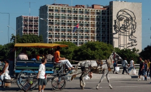 La secci&oacute;n de intereses de Cuba en Washington ya tiene banco, seg&uacute;n EEUU