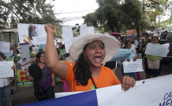 Mujeres rurales de Honduras exigen acceso a un fondo agr&iacute;cola gubernamental