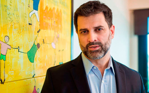 En el mundo algo se cuece, genera incertidumbre y prudencia: Sard&aacute;ns