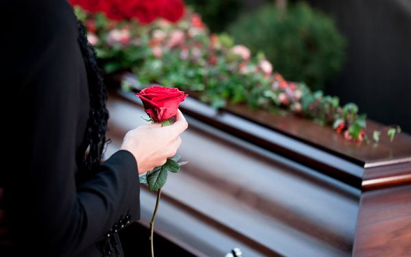 Funerarias desmienten boom y prev&eacute;n crisis por Covid-19 hasta 2022
