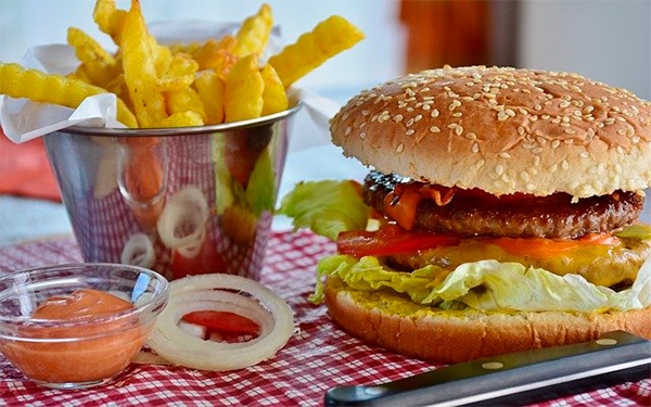 CAJAR cuestiona apoyo estatal a empresas de alimentos ultra procesados